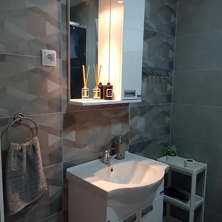 Apartman Plaza 2 *