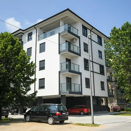 Apartman Plaza 2 *